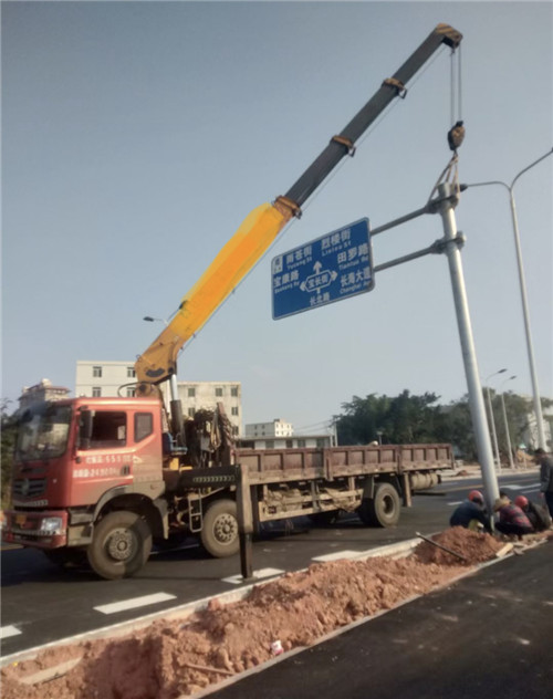 龙陵县设备吊装租赁吊车要用多大吊车